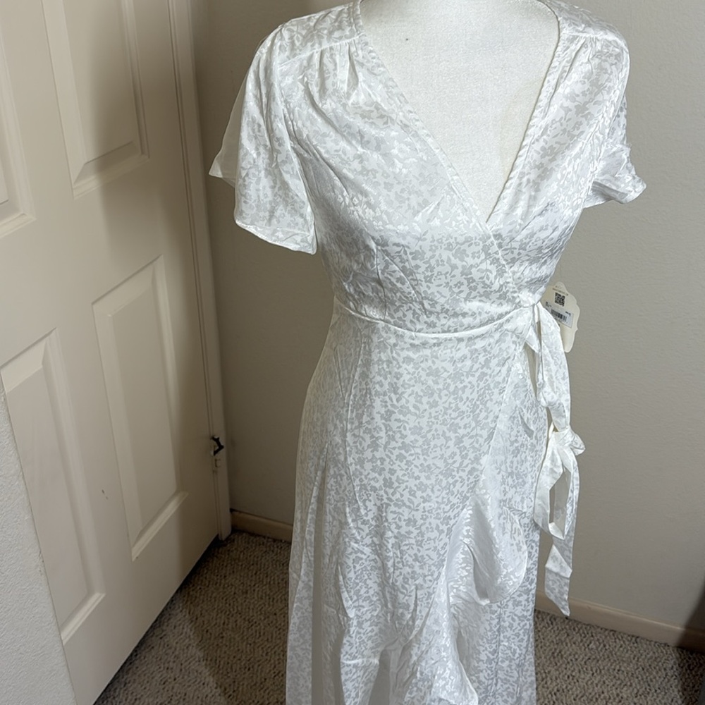 Altar’d State cream wrap maxi dress - Picture 4 of 13
